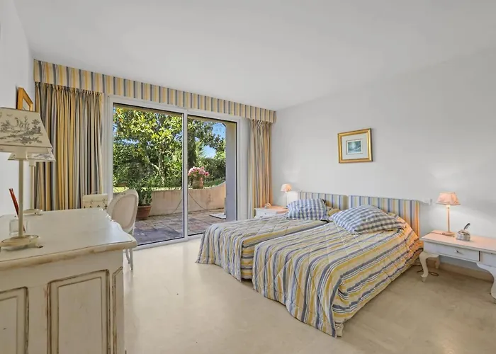 Ref 1849 - Cannes - Provencal Style To Rent Villa Le Cannet
