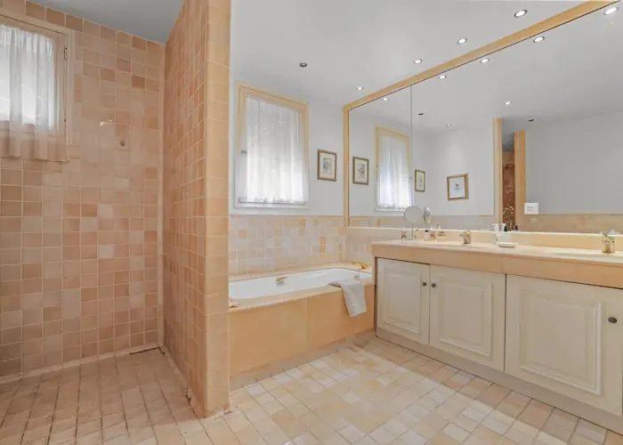 Villa Ref 1849 - Cannes - Provencal Style To Rent *