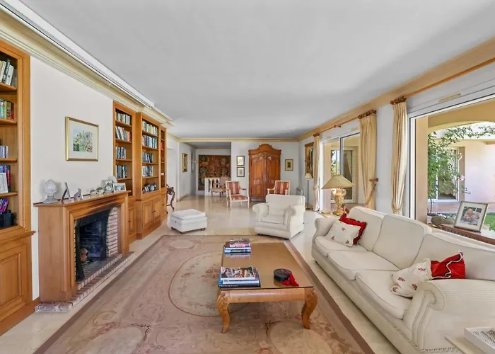 Ref 1849 - Cannes - Provencal Style To Rent Le Cannet