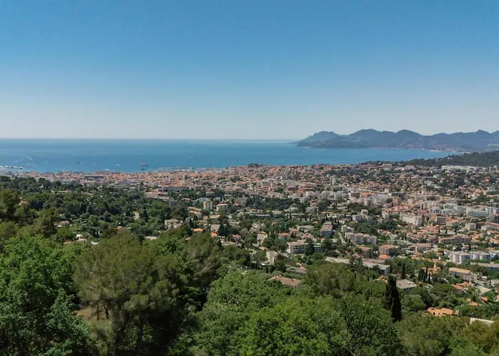 Ref 1849 - Cannes - Provencal Style To Rent *